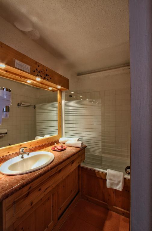 Hotel Le Pelvoux แซ็ง-มาร์แต็ง-เดอ-แบลวีย์ ภายนอก รูปภาพ